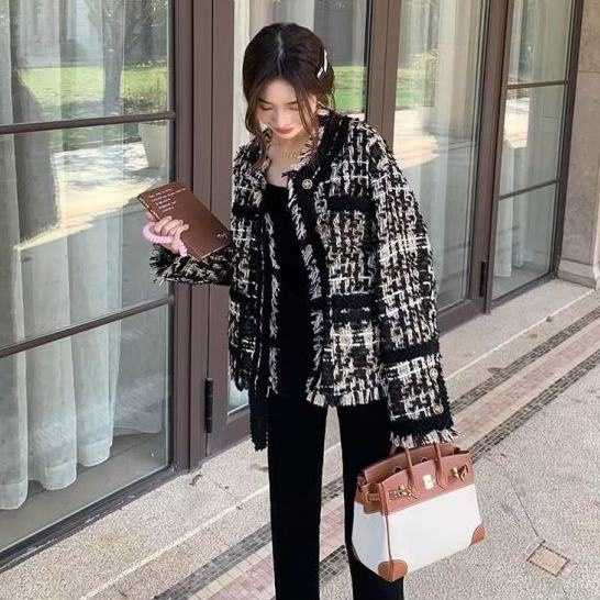 Áo Khoác Dáng Ngắn Phối Tua Rua Màu Vàng Đen Thời Trang Xuân Thu Cao Cấp Cho Nữ