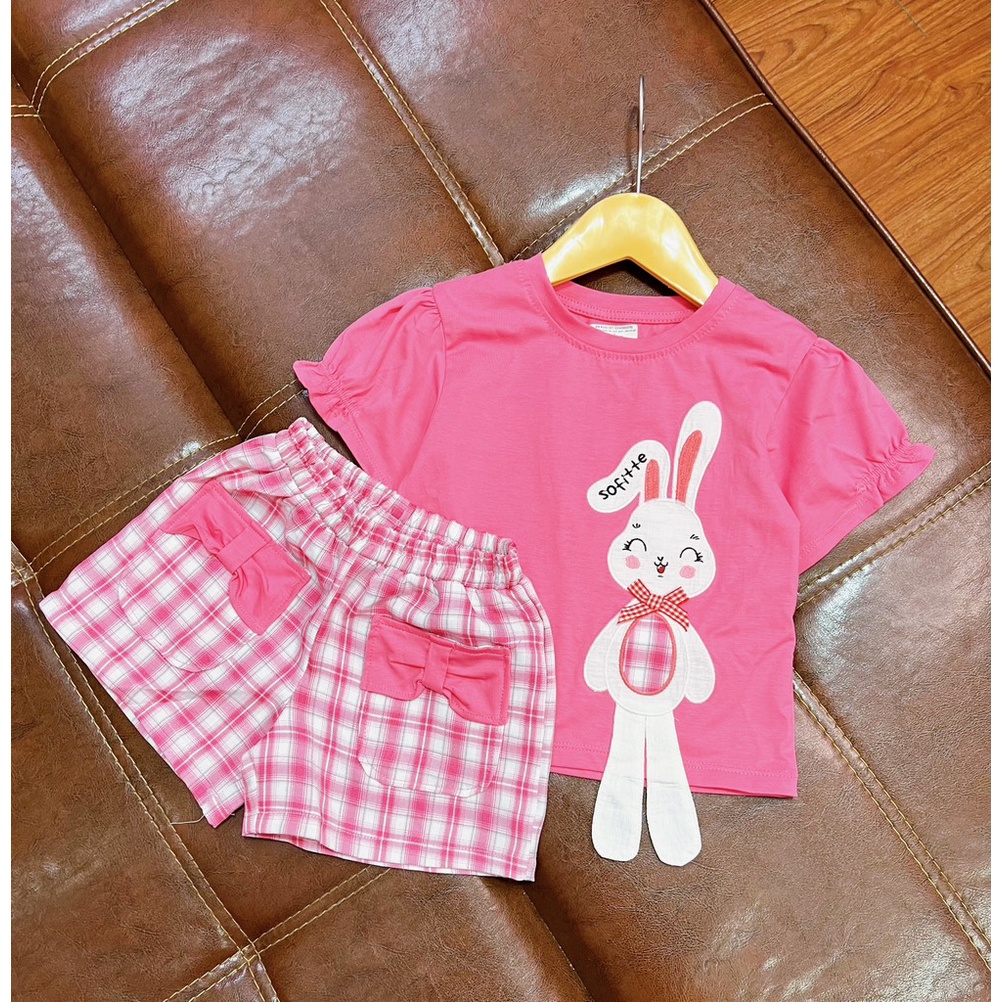 Bộ áo thun thêu thỏ phối quần caro bé gái