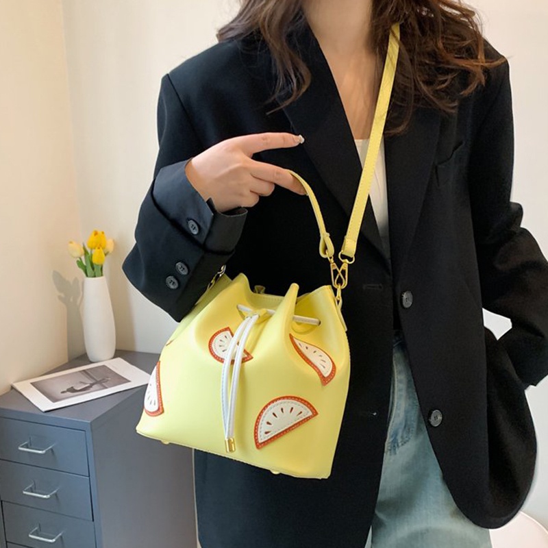 Túi Dây Rút Đeo Vai Sức Chứa Lớn Họa Tiết Trái Cây Dễ Thương Cho Nữ