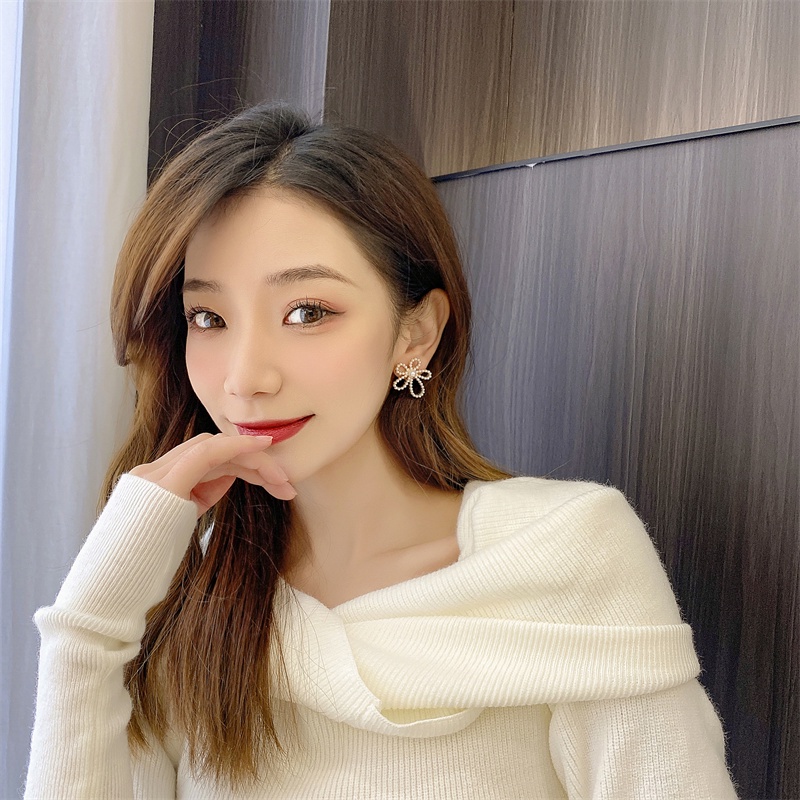 Bông Tai Hình Hoa Đính Ngọc Trai Nhân Tạo Phong Cách Hàn Quốc Thời Trang