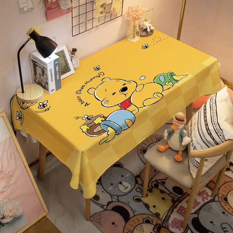Khăn Trải Bàn Họa Tiết Hoạt Hình Gấu Pooh Dễ Thương