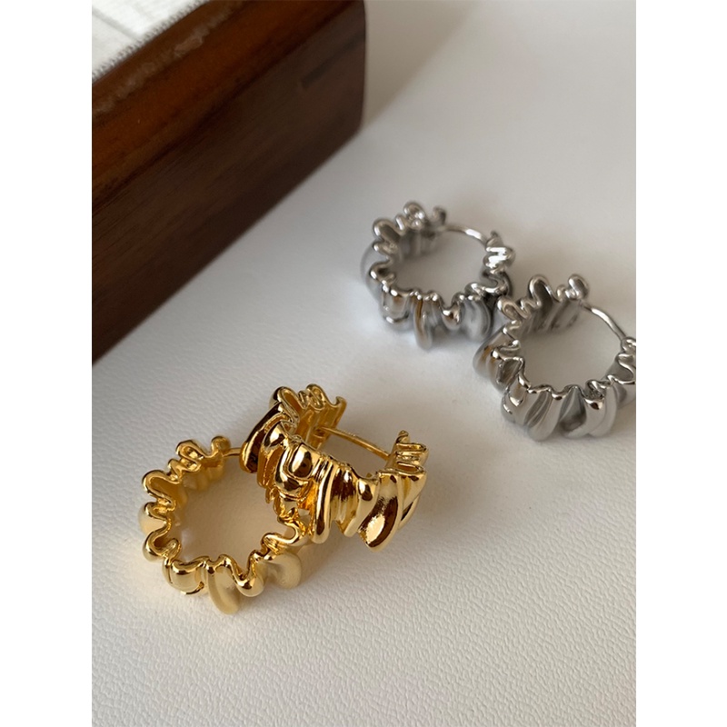 Khuyên Tai Kim Loại Xếp Ly Phong Cách Thời Trang Mới 2023