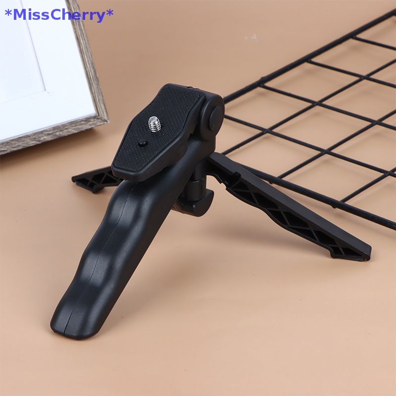 1 Giá Đỡ Ba Chân Mini Cho Điện Thoại / Máy Ảnh Tiện Dụng Mới