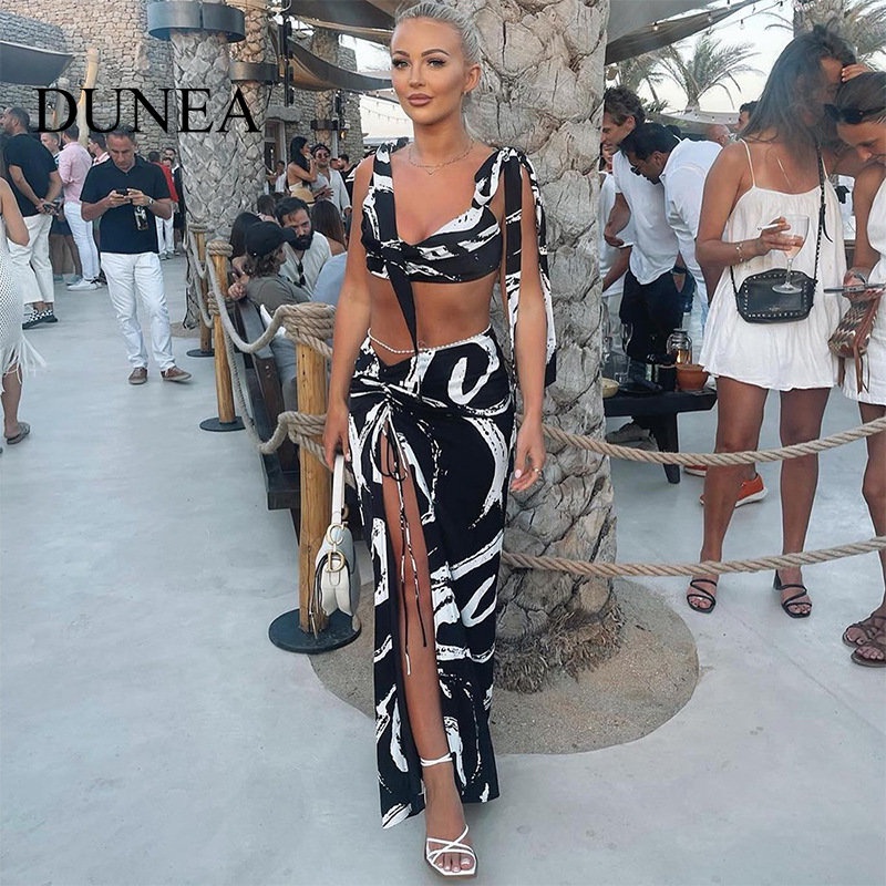 DUNEA Set Áo Cúp Ngực Và Chân Váy Họa Tiết Graffiti Quyến Rũ Dành Cho Nữ