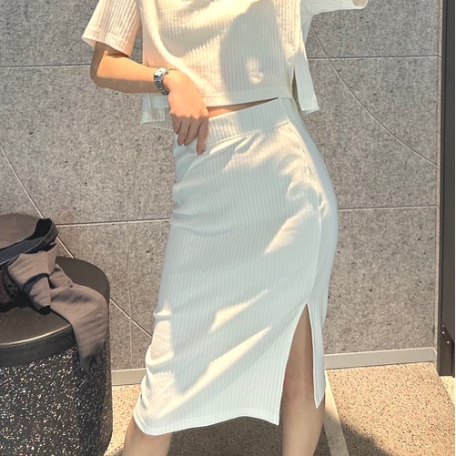 Chân Váy Midi Lưng Cao Xẻ Tà Có Gân Chính Hãng 100% DV7957