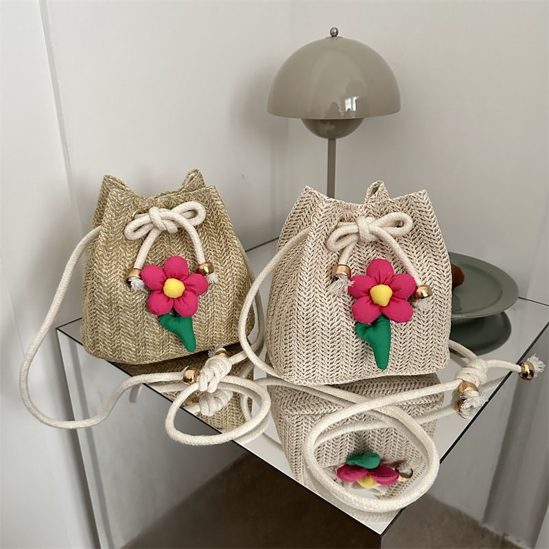 Túi Xách Đan Lát Đính Hoa Thời Trang Mới Cho Nữ