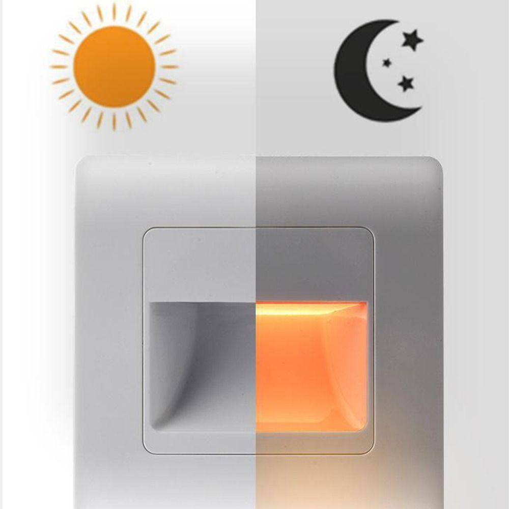 Đèn Cầu Thang Cảm Biến Ánh Sáng Chống Thấm Nước