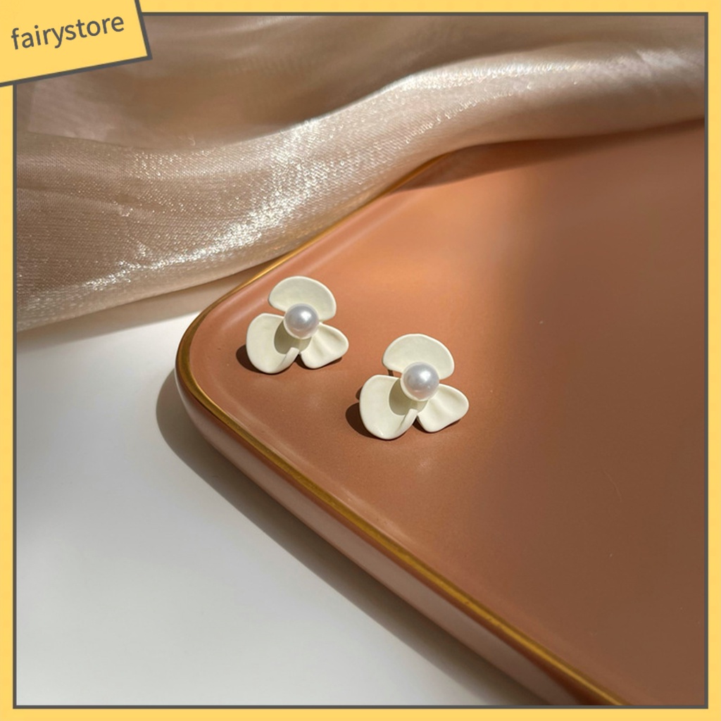 1 Đôi Khuyên Tai Hình Hoa Đính Ngọc Trai Nhân Tạo Phong Cách Vintage