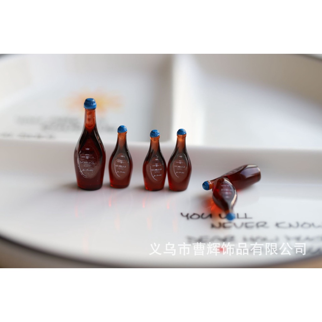 Mô hình chai rượu tây mini trang trí độc lạ chụp ảnh  | Mini House