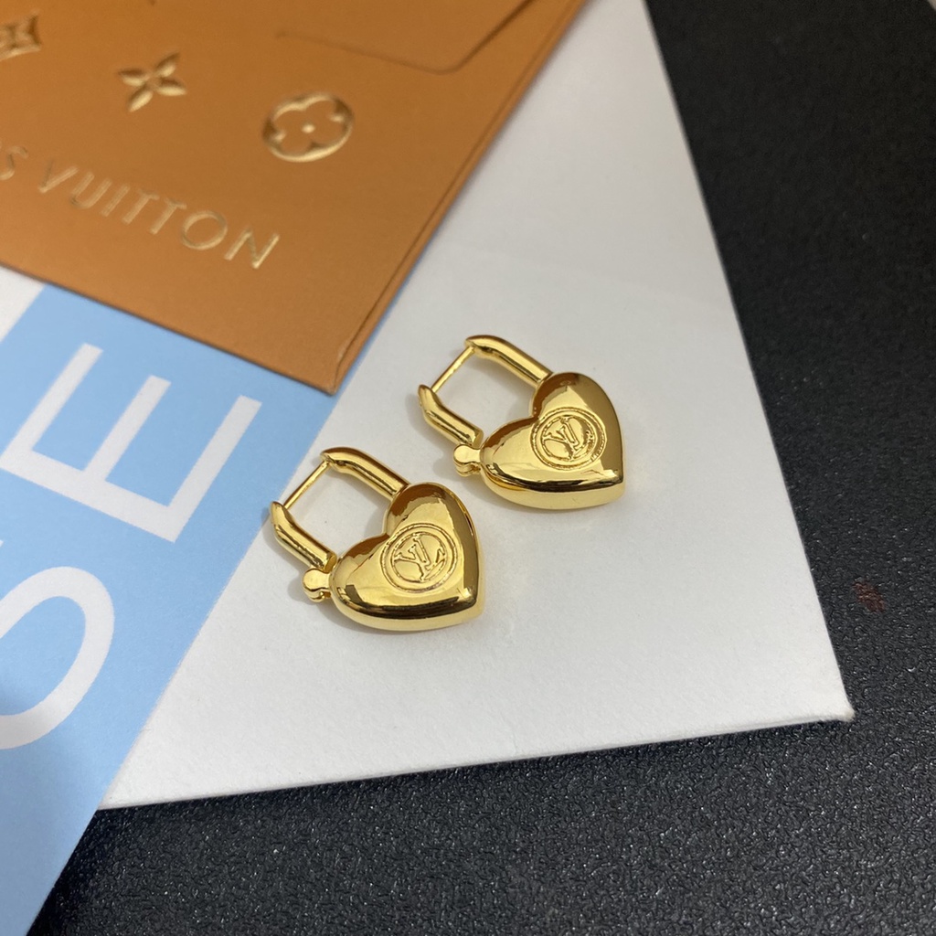 Bông Tai LV Bằng Thép Titan Hình Chữ Thời Trang Cho Nữ