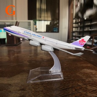 Mô hình máy bay boeing 747 b747 bằng kim loại