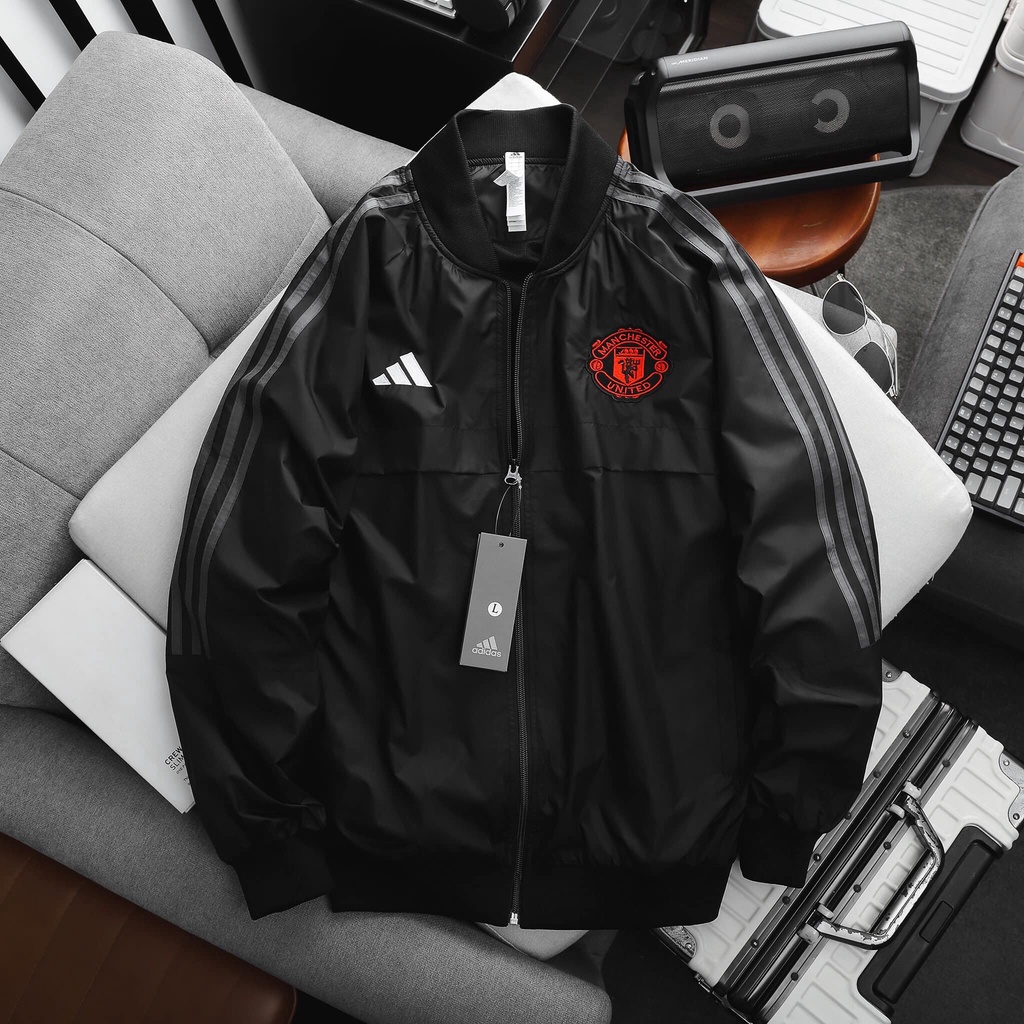 Áo Khoác Gió Bomber Adidas MUFC Performance-VNXK- Đen