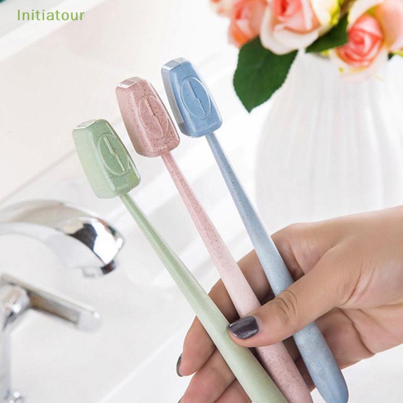 Bộ 4 Giá Đỡ Bàn Chải Đánh Răng Mini Có Nắp Đậy Tiện Dụng Mang Theo Du Lịch / Dã Ngoại