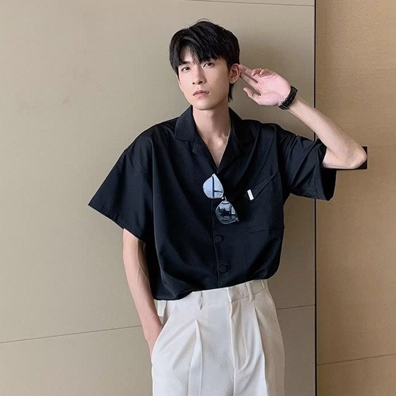 Áo Sơ Mi Ngắn Tay Màu Xanh Dương Nhạt Dáng Rộng Phong Cách Hàn Quốc Thời Trang Cho Nam