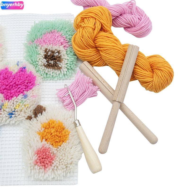 Mesh latch hook yarn cutter tool for tapestry carpet making tools