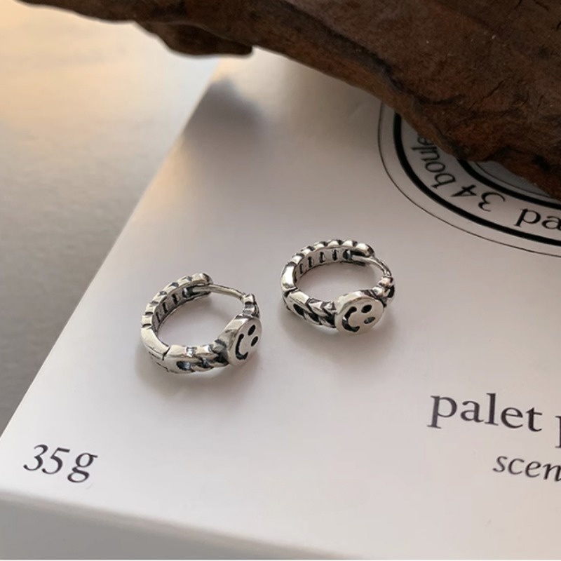 Bông tai WE FLOWER thép không gỉ vòng tròn hình mặt cười không gây dị ứng phong cách punk cho nữ