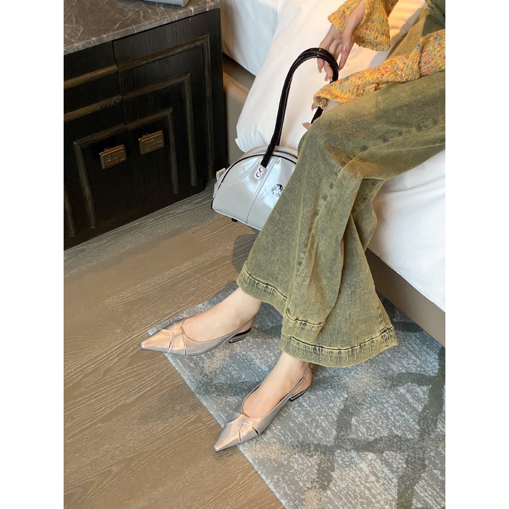 2023 phong cách mới thời trang one-word strap phong cách pháp sang trọng toe-covered shallow mouth sandals nữ