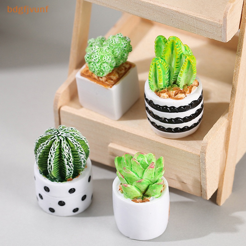 Set 1 / 4 Chậu Cây Mini Tỉ Lệ 1: 12 Dùng Để Trang Trí Tiểu Cảnh / Nhà Búp Bê vn