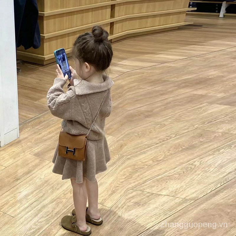 Bộ Áo sweater Dệt Kim Dày Phối Chân Váy Phong Cách Hàn Quốc Thời Trang Thu Đông Cho Bé Gái