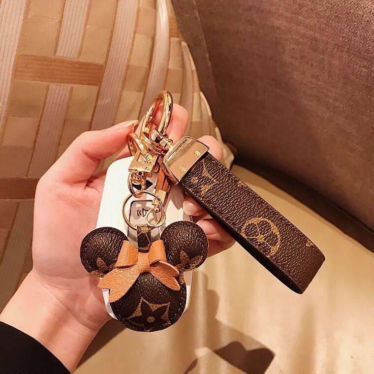 Internet Celebrity Car Key Ring Pendant Women's High-Grade Genuine Leather Creative Fresh Mickey Key Chain Ladies Bag Bag Charm Xt3H