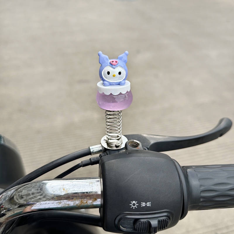 Three-Dimensional Cartoon Strawberry Bear Electric Car the Hokey Pokey Flash Cinnamoroll Babycinnamoroll Car Table Cute Spring Pendant Decoration Iblx