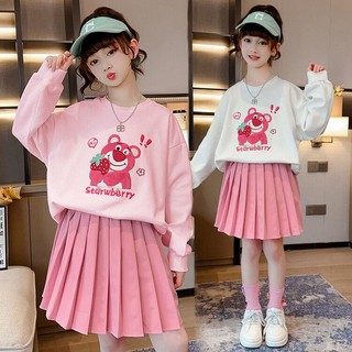 Bộ áo nỉ in hình gấu dâu tây phối chân váy xếp ly thời trang cho bé gái