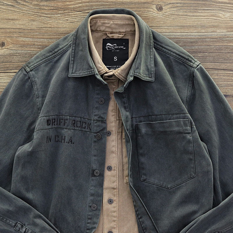 【luckin men's】áo sơ mi tay dài，áo thun nam đẹp，áo phông，Áo Khoác Sơ Mi Dày Dặn Màu Xám Đậm Phong Cách Quân Đội Mỹ Thời Trang Thu Đông Cho Nam，kaki，xanh lam，thời trang nam，đồ bộ nam，cổ điển，bigsize t shirt，