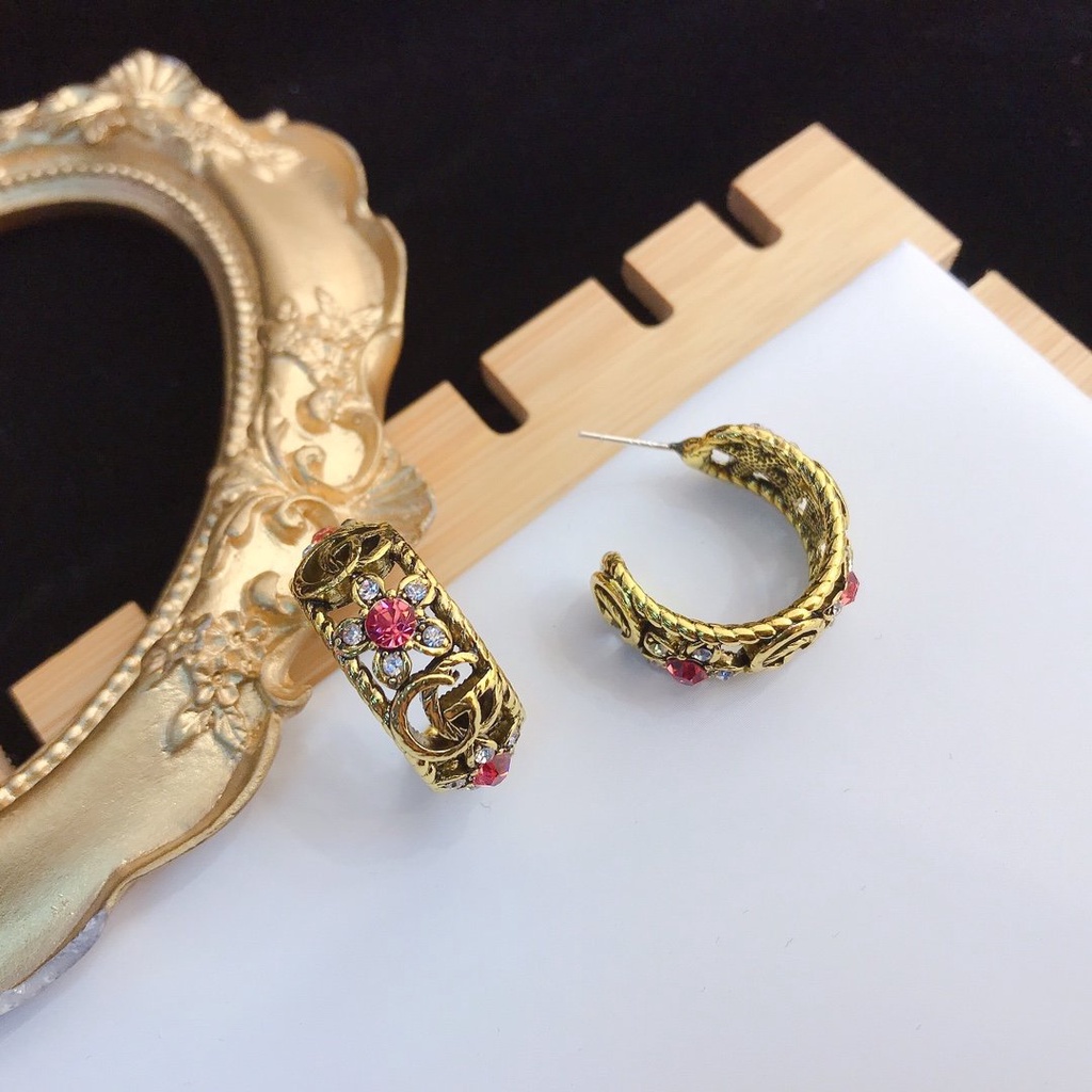 Thời Trang Bông Tai gucci Bằng Thép Titan Chống Thấm Nước Không Gỉ In logo gg Cá Tính Cho Nữ
