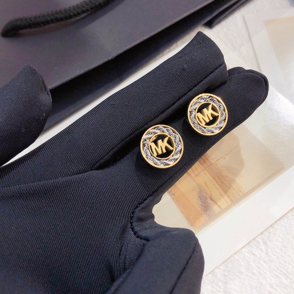 Thời Trang Khuyên Tai Tròn Khắc Chữ michael kors Bằng Thép Titan Chống Nước Không Gỉ