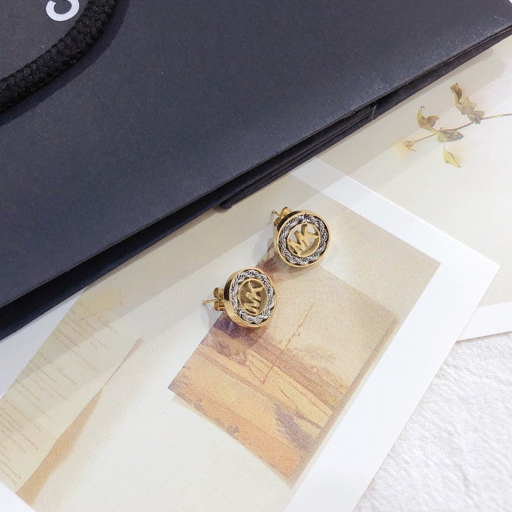 Thời Trang Khuyên Tai Tròn Khắc Chữ michael kors Bằng Thép Titan Chống Nước Không Gỉ