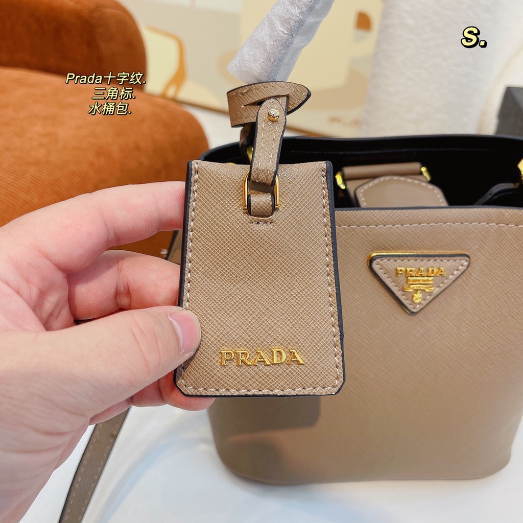 Prada Túi Xách Đeo Chéo Phối Dây Xích Thiết Kế Đơn Giản Thời Trang Cho Nữ