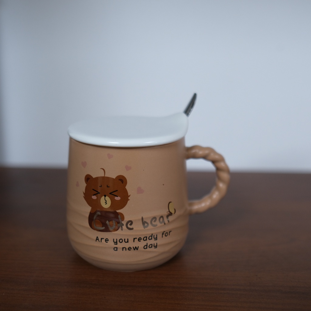 Ly sứ có quai, hình gấu nâu cute, Quà lưu niệm tặng bạn bè, người thân, kèm muỗng và nắp  400ml