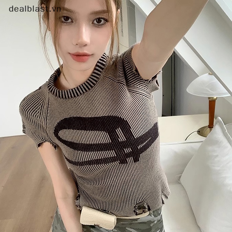 Áo Croptop Dệt Kim Ngắn Tay Cổ Tròn In Họa Tiết retro Cho Nữ