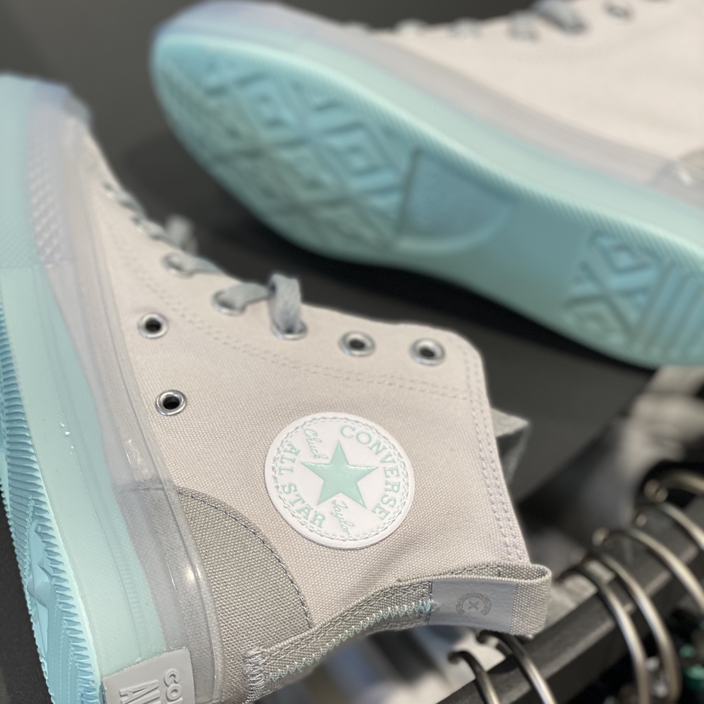 Converse Giày Vải canvas Cổ Cao Siêu Nhẹ Thoáng Khí Phối Màu Cá Tính Cho Nam Nữ