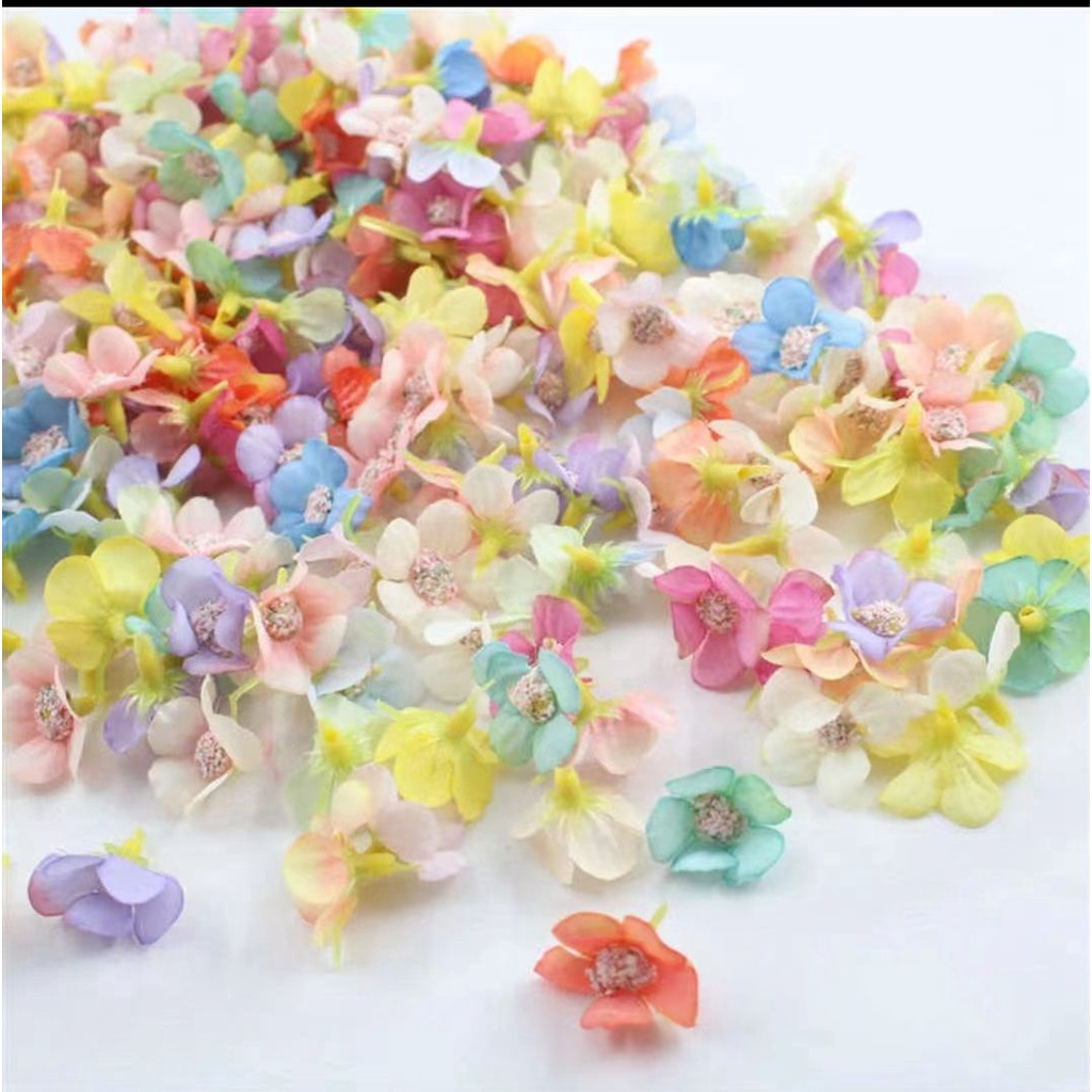 Bộ 50 Bông Hoa Nhân Tạo Dùng Để Trang Trí Nhà / Tiệc Cưới