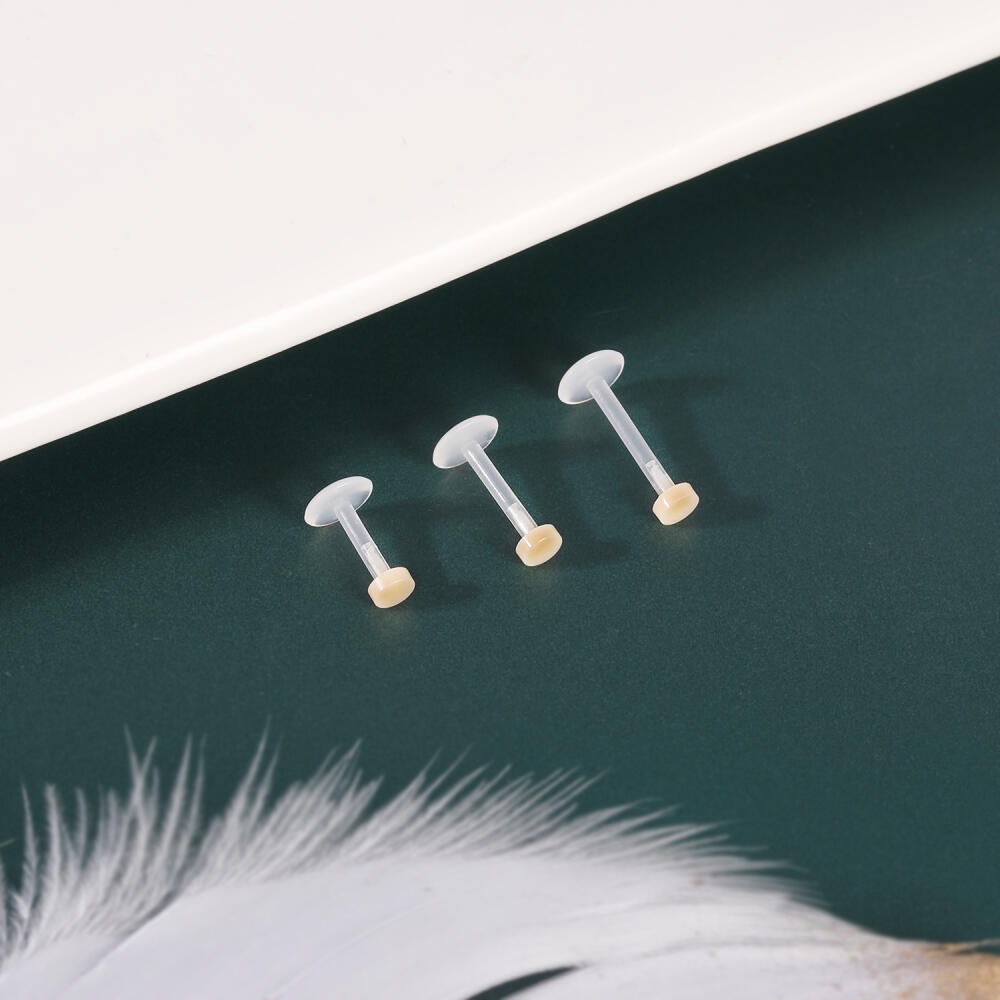 1 Khuyên Xỏ Tai acrylic 16g Hình Đôi Môi Màu Trong Suốt