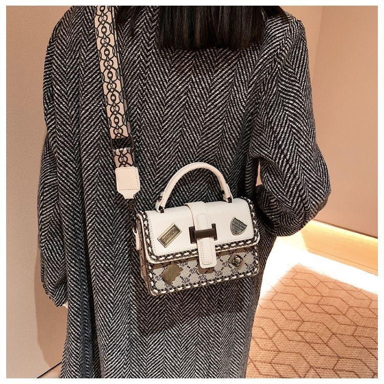 Túi Thiết Kế Niche Cao Cấp Dành Cho Nữ Siêu Hot Túi Vuông Nhỏ Đeo Vai Xách Tay Đa Năng