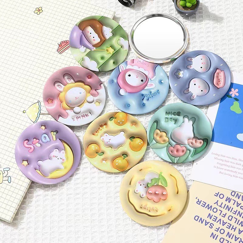 Gương cầm tay mini in hình 3D dễ thương tiện dụng