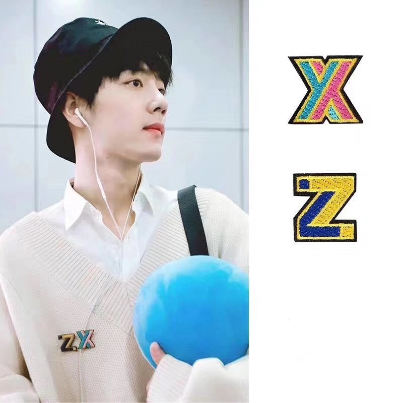 Ghim Cài Áo Hình Chữ Cái Tiếng Anh Dễ Thương