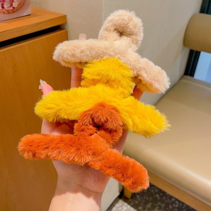 Kẹp Tóc Tua Rua Hình Cá Mập Bằng Lông Nhung Màu Sữa Thời Trang Mùa Thu Hàn Quốc Cho Bé Gái