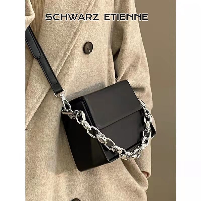 Schwarz Túi Xách Đeo Vai Hình Vuông Cỡ Nhỏ Phối Dây Xích Thời Trang Cho Nữ