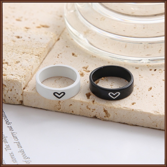 Jaz Set 2 Nhẫn Cặp Hình Trái Tim Màu Trắng Đen Đơn Giản Làm Quà Tặng Kỳ Nghỉ Cho Cặp Đôi Nam Nữ