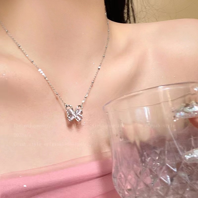 Vòng cổ Mặt Hình Bướm / Dâu Tây Đính Pha Lê Phong Cách Hàn Quốc Thời Trang Cho Nữ