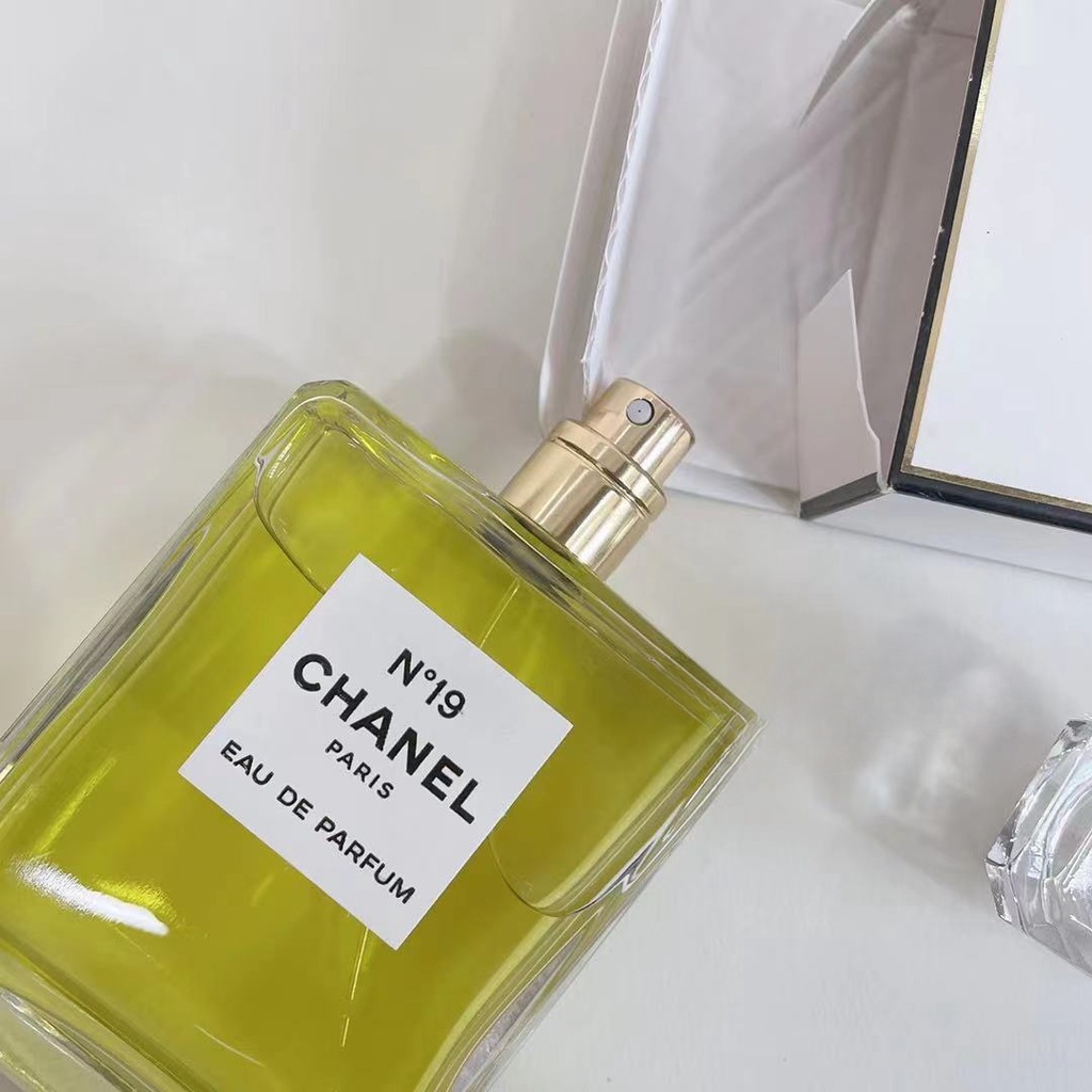 Phong Cách Mới!Đèn Trần Không. Nước Hoa 19 Hương Thơm Lâu Phai 100ml
