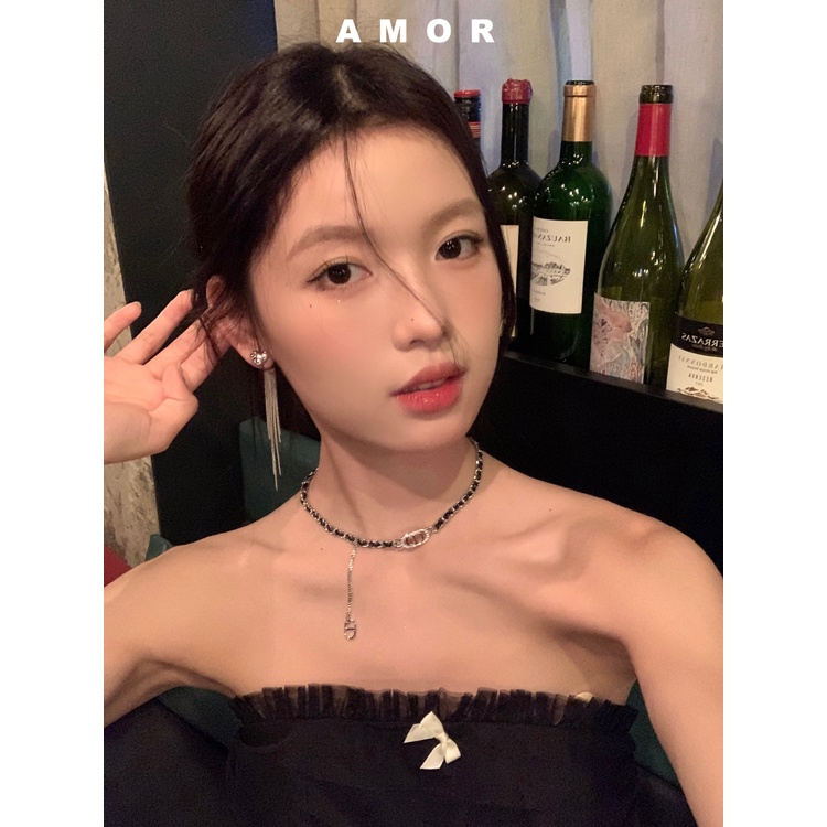 Vòng cổ choker Da Mặt Chữ Cái Tua Rua