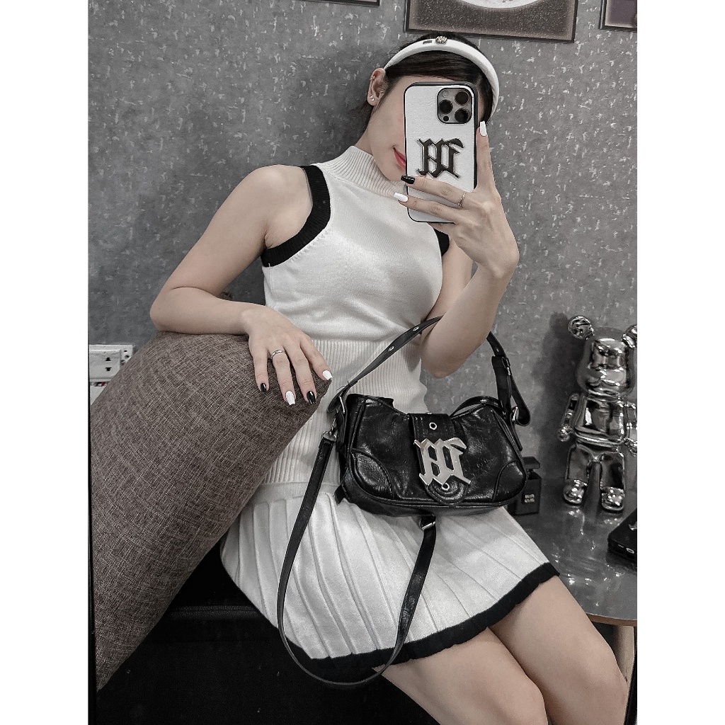 Ốp lưng iphone PHỦ DA CHỮ M SANG CHẢNH 7p/8p/x/xsmax/11/11prm/12prm/13prm/14prm