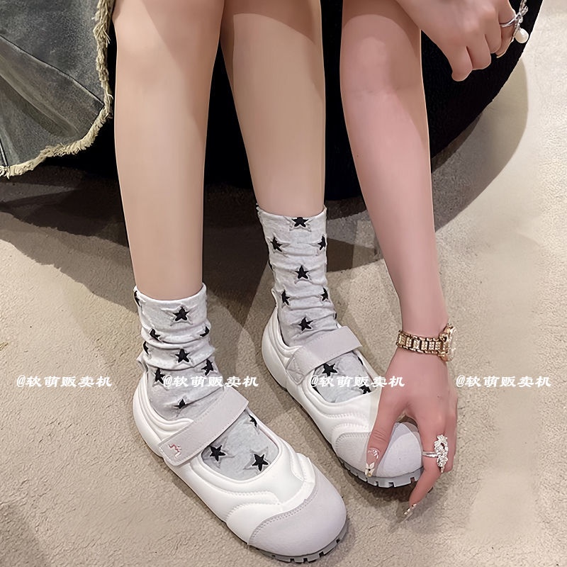Vớ cotton Mỏng Họa Tiết Ngôi Sao Nổi Màu Trắng Đen Dễ Thương Dành Cho Nữ
