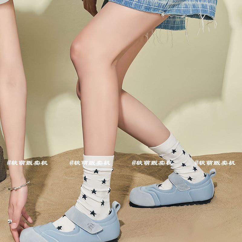 Vớ cotton Mỏng Họa Tiết Ngôi Sao Nổi Màu Trắng Đen Dễ Thương Dành Cho Nữ