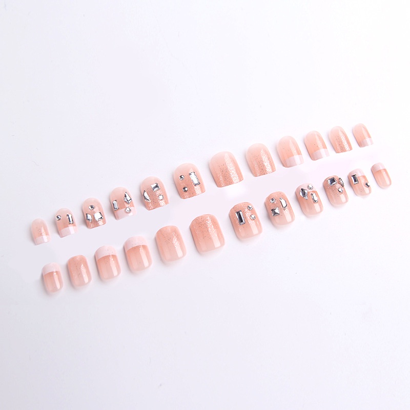 Móng Tay Giả Màu Trắng Đính Kim Cương Trắng Lấp Lánh Kiểu Pháp Cho Con Gái