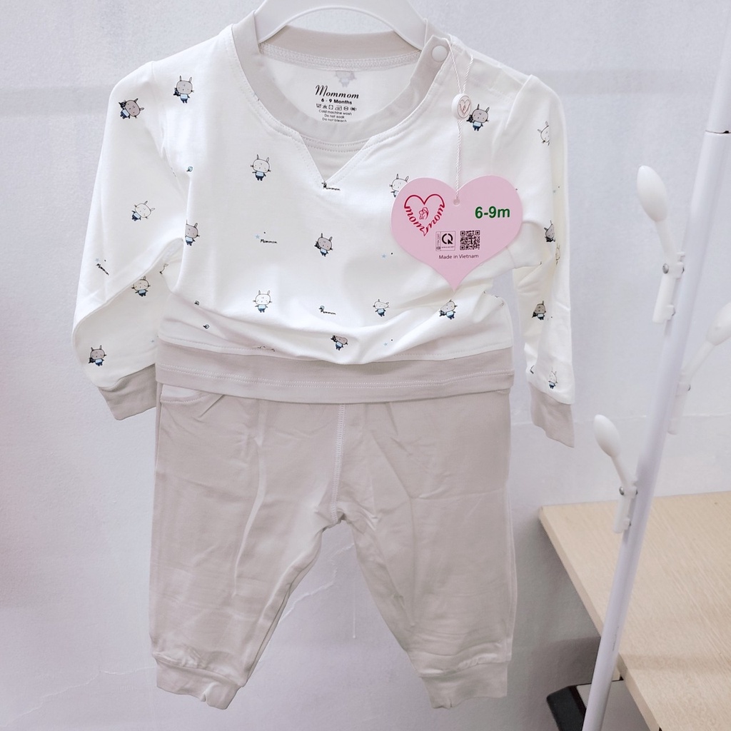 Bộ quần áo dài tay Mom Mom Avaler cổ tròn cúc vai điều hòa 4 mùa thu đông cotton modal bé trai bé gái 9m- 4 tuổi